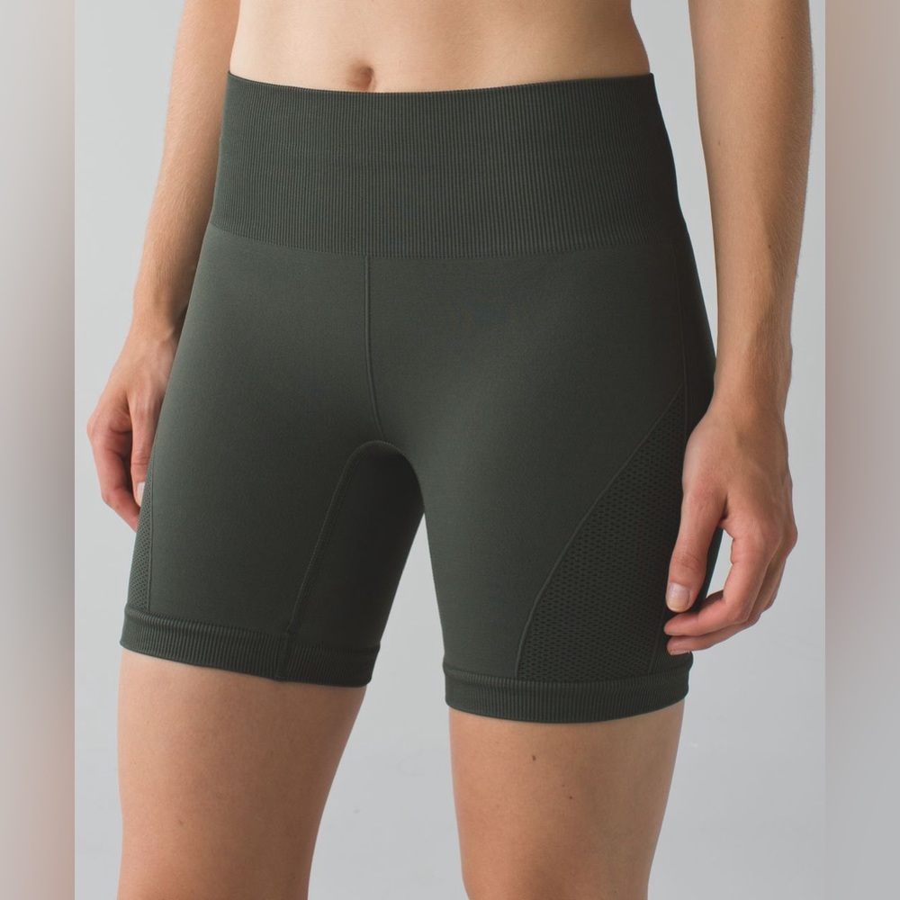 LULULEMON Shorts | Size 4 | 6” Inseam | High Compression